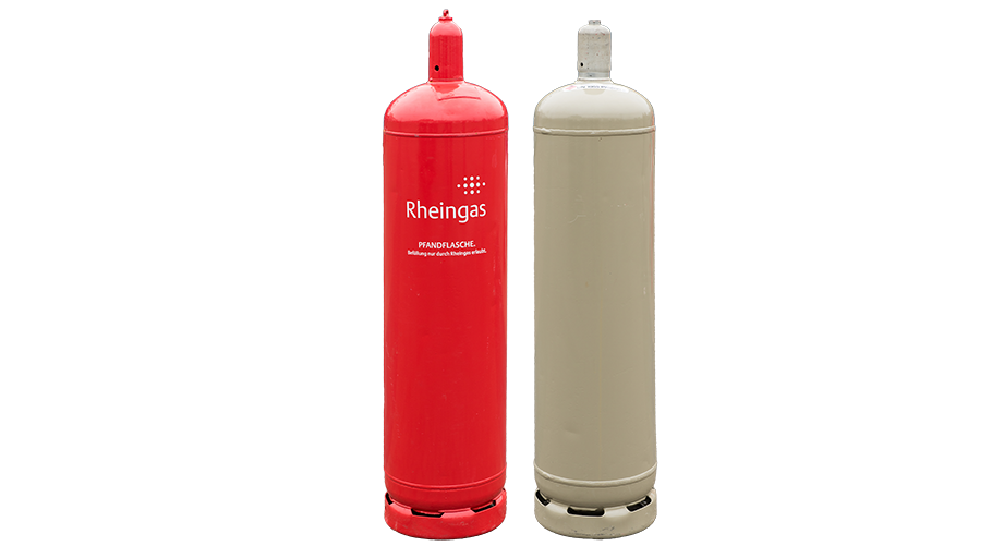 Rote Rheingas Gasflasche 33 kg und graue Eigentumsflasche mit Propan gefüllt.