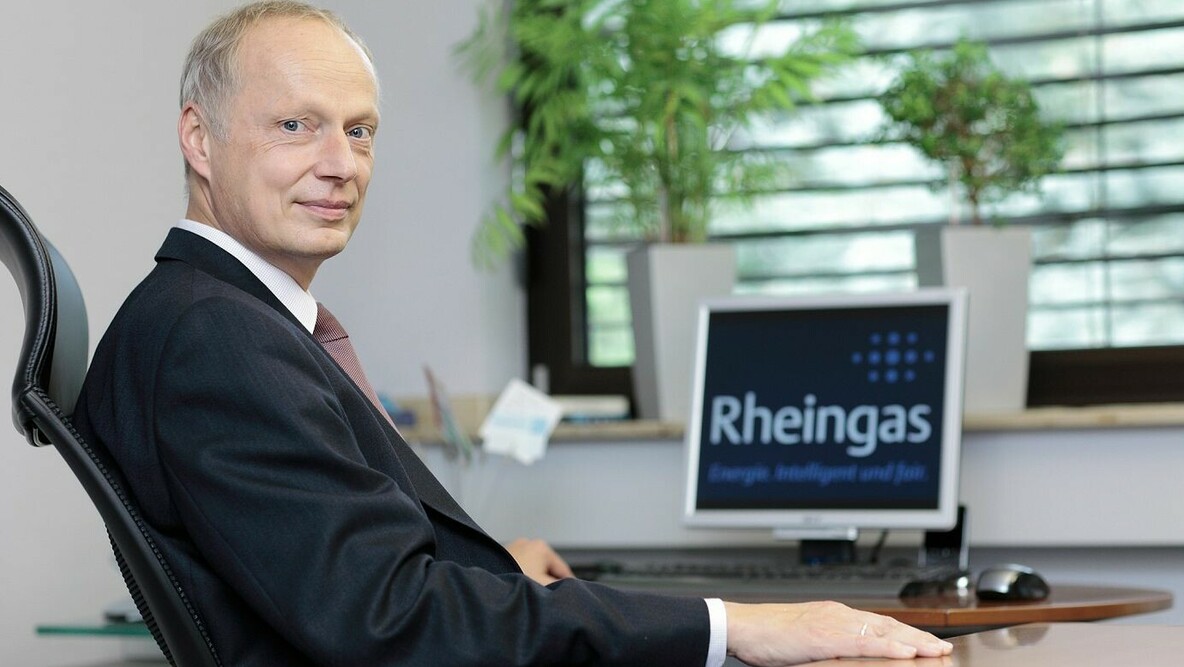 Geschäftsführer Uwe Thomsen in seinem Büro bei Rheingas.